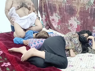 Desi Pakistani Husband Cheating With School Girl Beside Her Wife