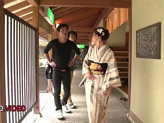 Aoi Mizuno'_s Wild Outdoor Threesome with Double Blowjob