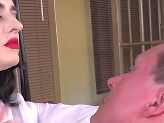 The Face Slapping Slut