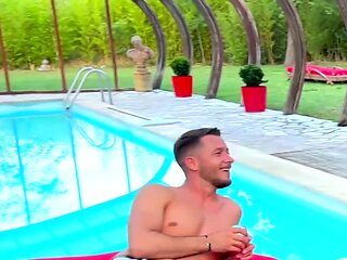 Perversion as soon as you wake up... - Jacquie et Michel TV