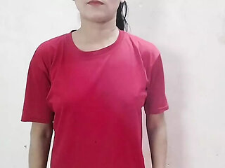 Desi aunty ko saman dene ke bahane pel diya