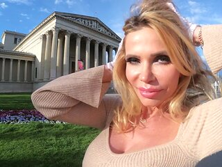 I fucked a really horny and mind-blowing blonde MILF