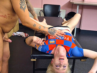 Cheerleader Likes to Deep Throat Footballers Cock