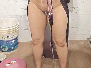 Priya Bhabi Hot Bathing Big Ass Show