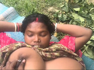 Desi devar bhabhi romance karte hue