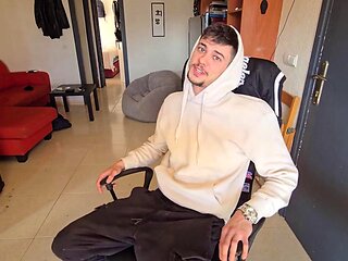 He Masturbates While Home Alone, Great Cumshoot