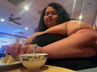 SSBBW Brianna's Fat Fetish Clips - Ssbbw Lunchdate: Eating,
