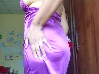 Sri Lankan Teacher Anne in Solo in Her Room