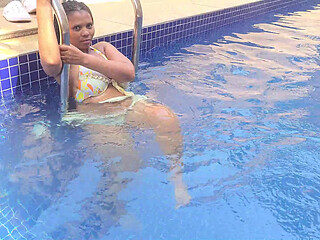 CHUBBY Female Masturbation IN SWIMMING POOL