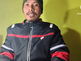 Room ka andar mein ghumne