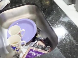 Me follo a mi COMADRE infiel en SECRETO mientras mi compa se est baando ok