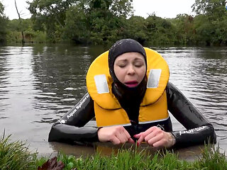Lifejacket & Cosy Wetsuit Saves Lucy From River Disaster