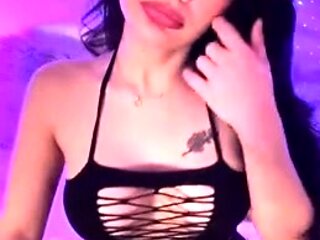 Amateur Webcam Teen Masturbates And Teases