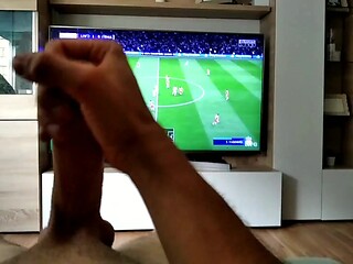 Una Rica mamada mientras jugamos al FIFA 20