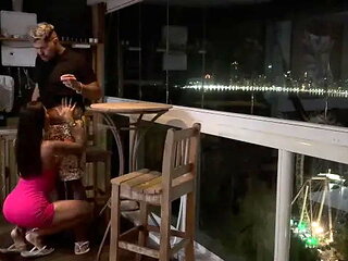 Uma Taa De Bebida Acabou Em Muito Sexo Gostoso Na Sacada