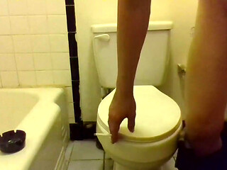 Sitting Full View Naked Peeing