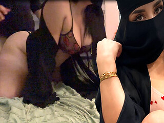 Big Boobs Big Ass Muslim Hijabi Mom Love Big Cock