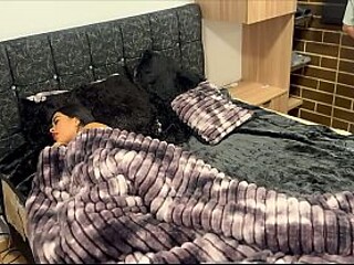 HUGE COCK SURPRISES ME IN THE MIDDLE OF THE NIGHT!! - LA LUCERO OFICIAL