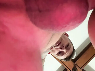 Squirt-loving man takes advantage of girlfriend's wet pussy