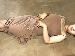 Super hot Indonesian MILF enjoys real amateur sex