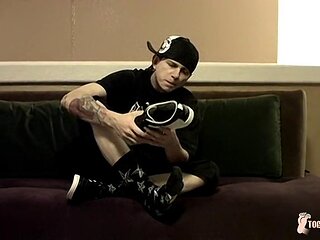 Cummy Feet With Str8 Ian - Ian Madrox