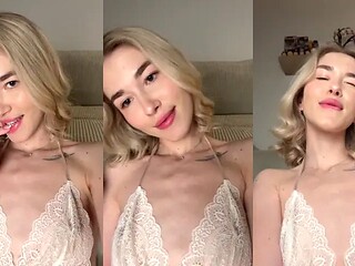 late night vibes in my lace, way too bored ????