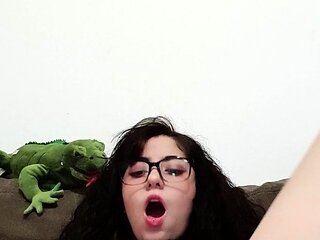 Love Chat Big Boobs Brunette Masturbating For Cam