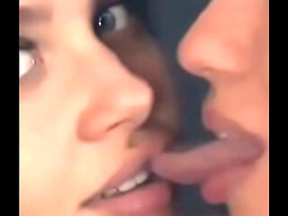 Best lesbian makeout