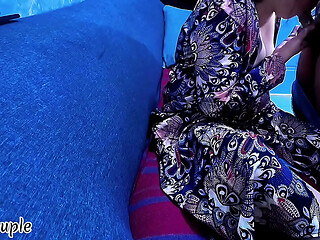 Adik tiri muslim nyepong kontolku dan di-doggy habis-habisan