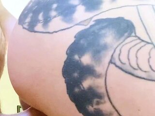 Czech amateur toys her tight muff