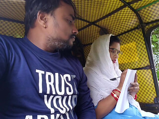 A beautiful Indian Stanger girl sucked my dick ,when I was masturbating inside the auto