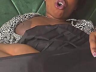Delicious Pussy of Single Mom She Have Small Sized Pussy