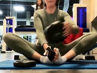 Young amateur teen in solo masturbation getting kinky