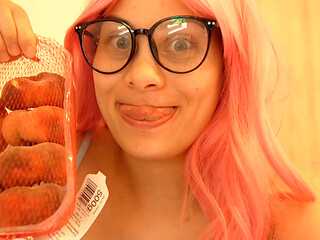 Ill Show You How I Usually Eat; Im so Happy Because the Food Is Delicious-it Gives My Face an Orgasm, and I Make Silly Face