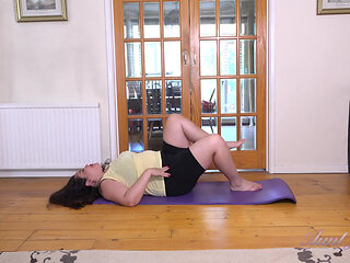 Auntjudys - Chubby Yoga MILF Mimi - Naughty Workout