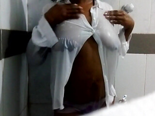 Sri Lankan Bathroom Bath Fun