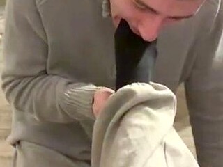 KDBloom - Licks My Dirty Nikes After I Ve Been Out And