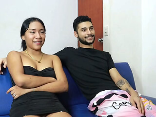 Una Tarde Tranquila Comparto Habitacion Con Mi Hermanastra Y Ella Me Chupo La Verga