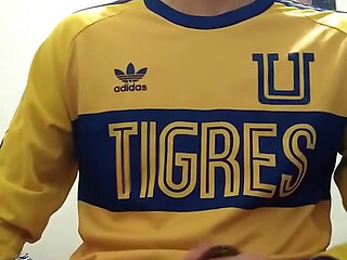 Come on Tigres, I'm coming back rich.