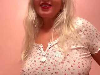 I Found This Little Dance in the Bathroom Video