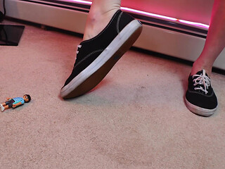 Giantess Little Man Femdom Sneaker Foot Fetish 1080p