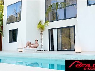 FalconStudios - Muscled Inked Hunk Barebacks Cute Blonde Jock