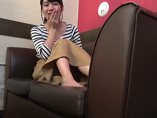 A196F08 Intimate at a love hotel with a pure, innocent-smiling girl! Sex with a bold, sexy older man and a bold erotic girl in a close-up shoot!