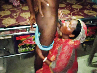 Indian housewife ko land Chus aaya aur bed per leta kar chudai ki