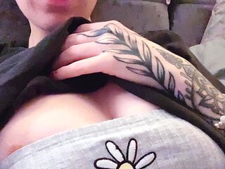 Amateur tennis player exposes her big boobs