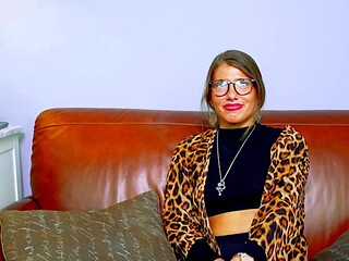 Webcam brunette solo masturbation