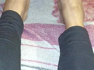 Long Legs Thick Thighs Pretty Feet Femboy Bottom Foot Fetish