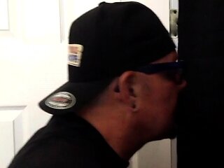 Gloryhole mature guest gives deepthroat