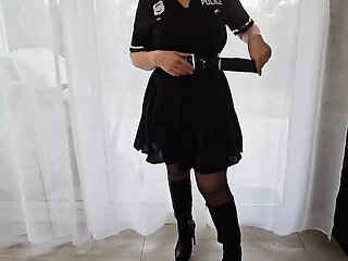 Police Strip-teaseuse