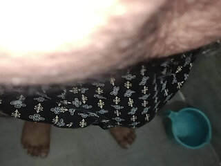 Mera Chhota Sa penis peshab karte hue